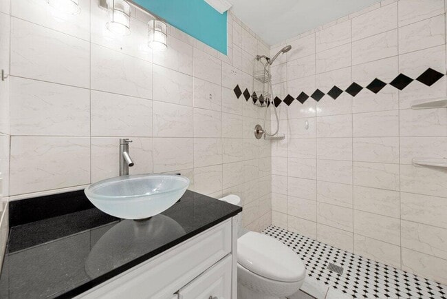 Building Photo - 44 Aqua Ra Dr