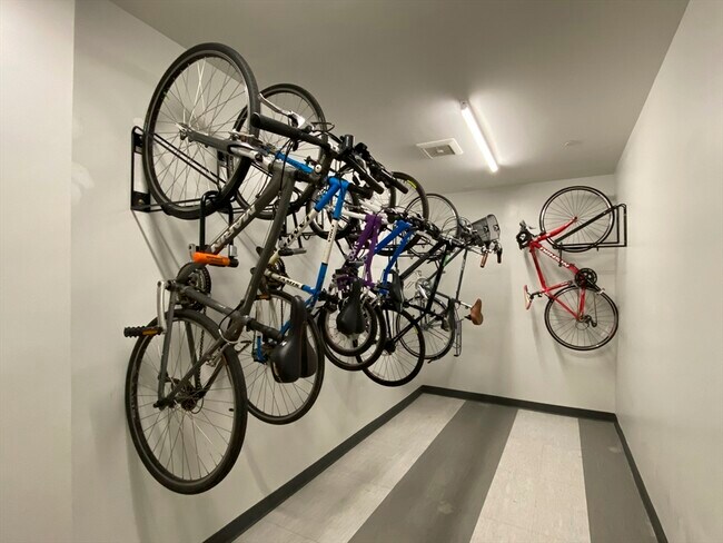 Building Photo - 214 Market St