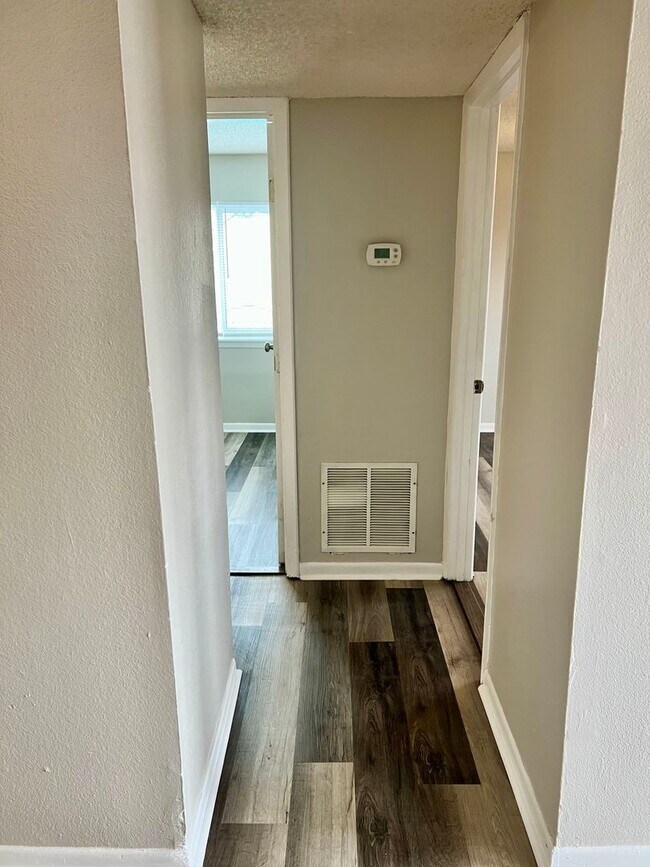 Building Photo - Available Summer 2026 2 BD / 1 BA Condo Walking Distance to FSU!