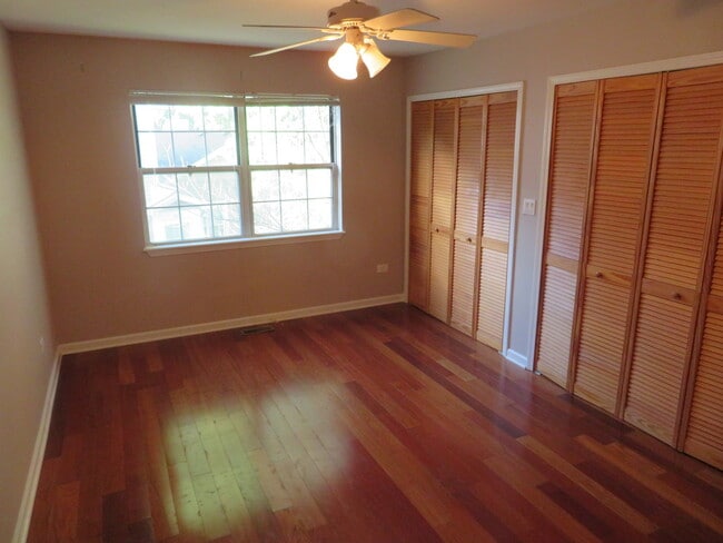 Building Photo - 457 N Cambridge Dr