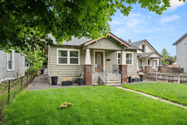Building Photo - 2604 W Sinto Ave