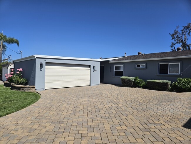 Building Photo - 8573 Tommy Dr