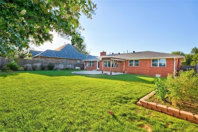 Building Photo - 2756 NW Grand Blvd