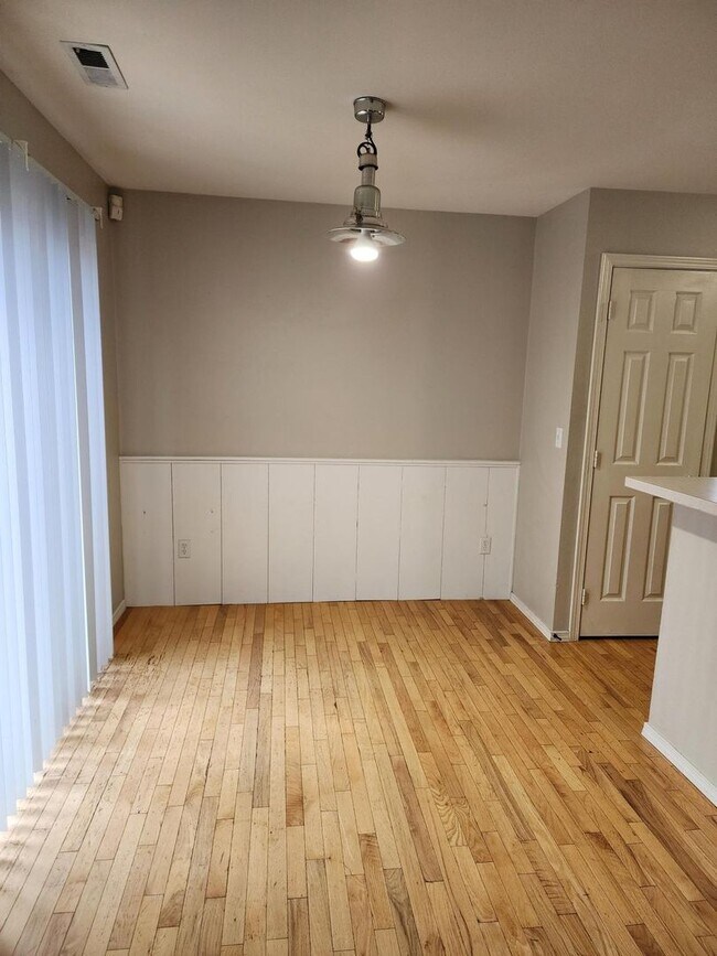 Building Photo - **$200 Move In Special**Beautiful 4 bed 2.5 Bath Home in South Hill Puyallup