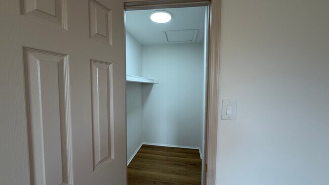 Building Photo - 9168 Ellie Dr