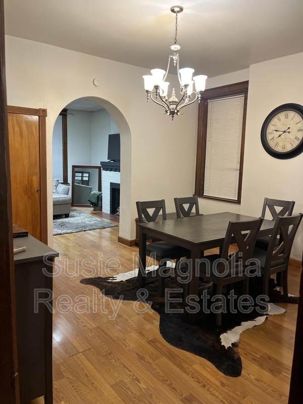 Building Photo - 736 Dover Pl