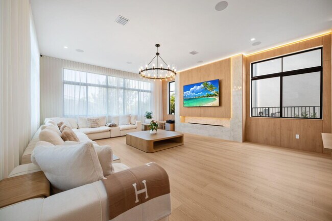 Building Photo - 5735 SW 104th Terrace