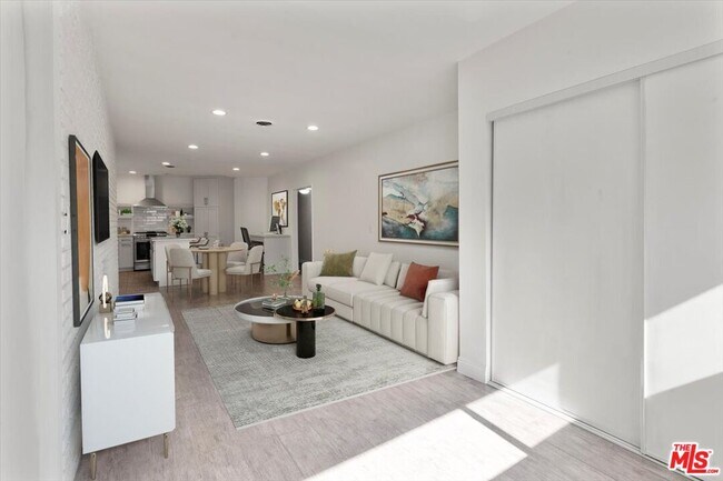 Building Photo - 262 MacDonald St