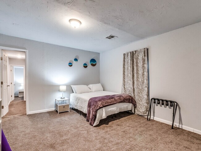 Building Photo - 1720 NW 30th St