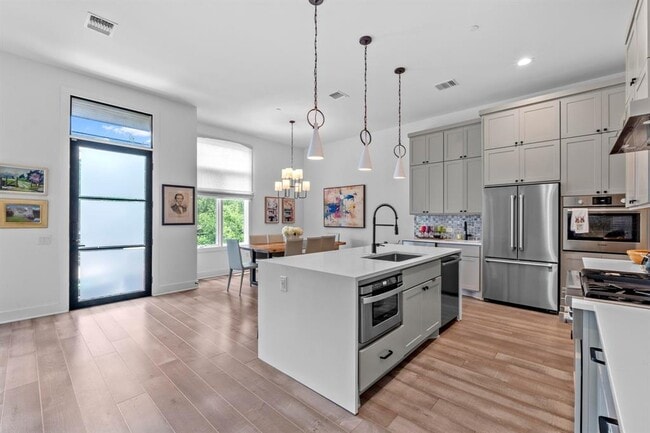 Building Photo - 4016 Diligence Dr