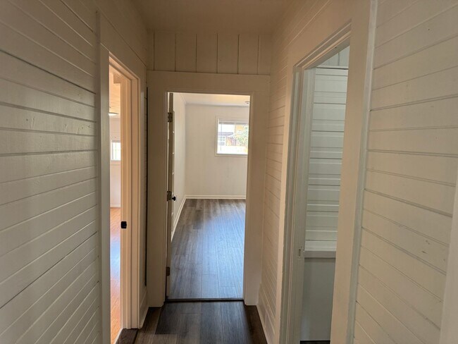 Building Photo - Updated 3 bedroom 2 bathroom duplex in his...