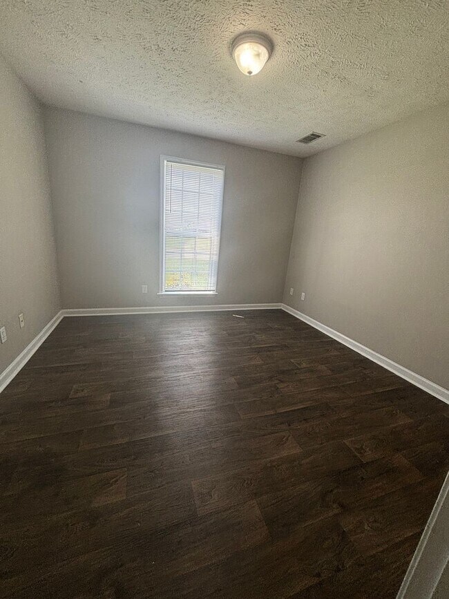 Building Photo - 3 Bedroom 2 bath  Medina Area