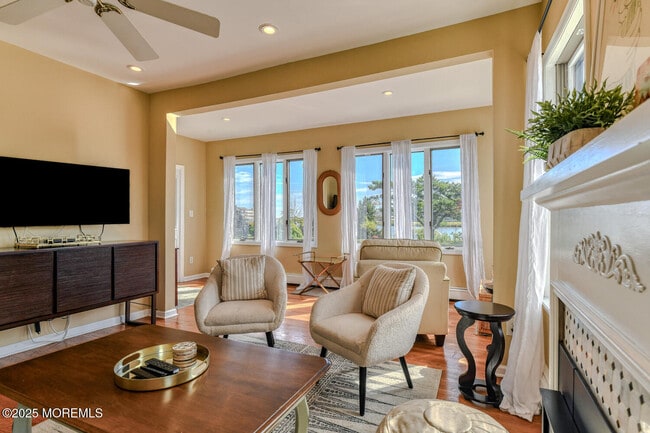 Building Photo - 113 Central Ave