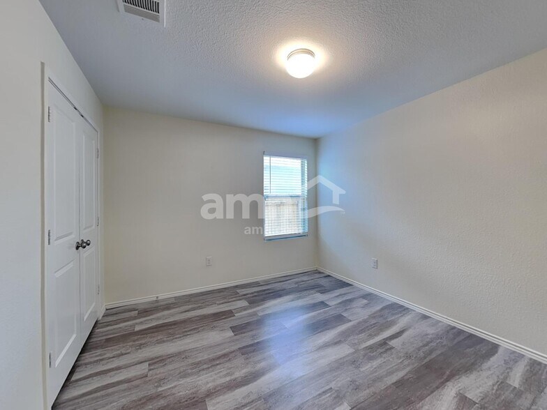Building Photo - 5900 Bell Tower Ln