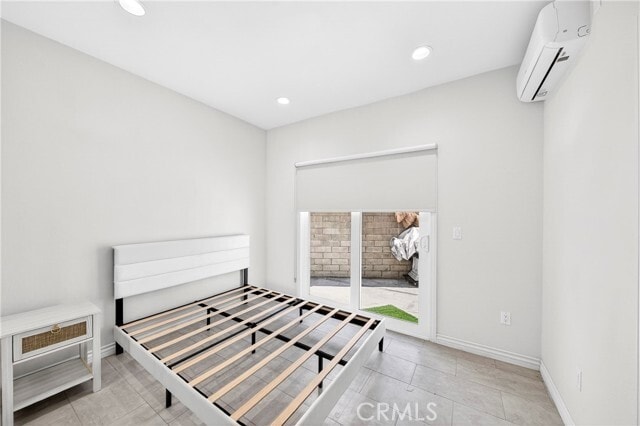 Building Photo - 525 W Woodcrest Ave