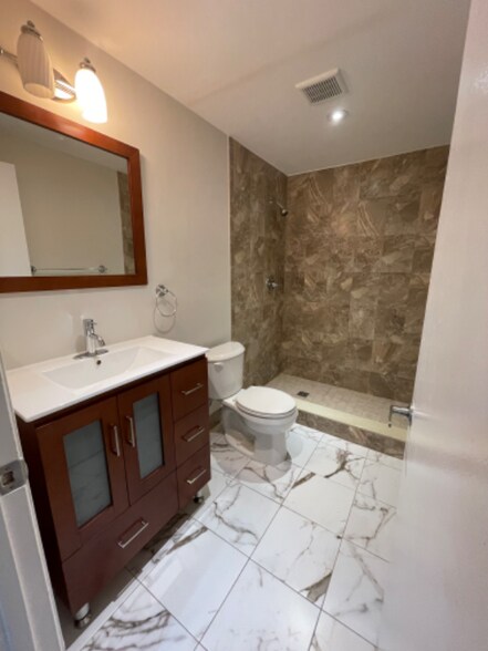 Building Photo - 1724 SW 131st Pl Cir S