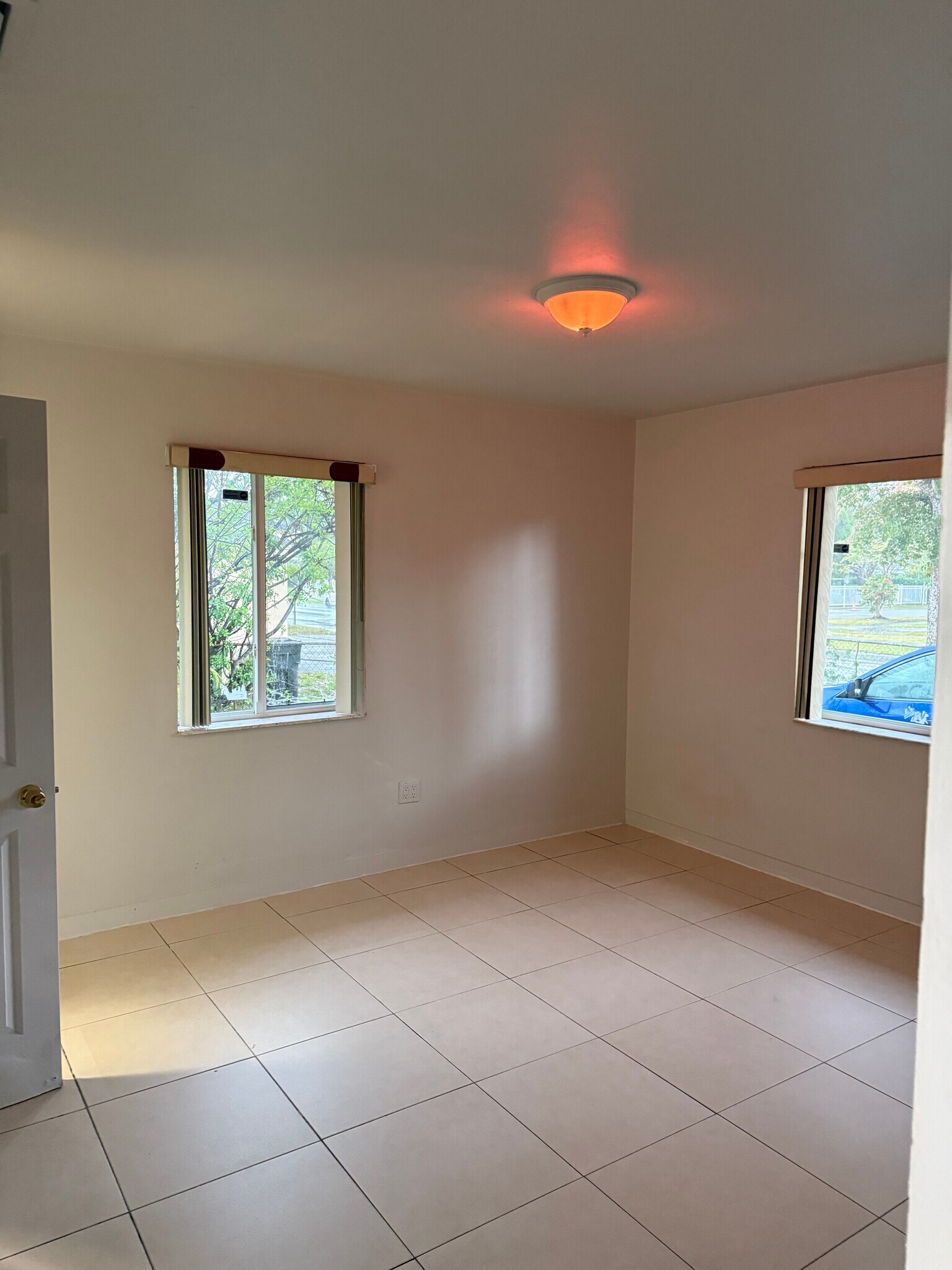 Building Photo - 14065 NE 16th Ave