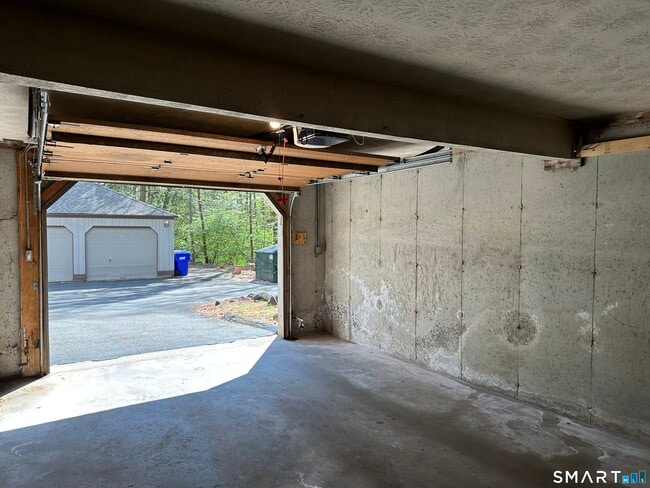 Building Photo - 7 Staunton Ct