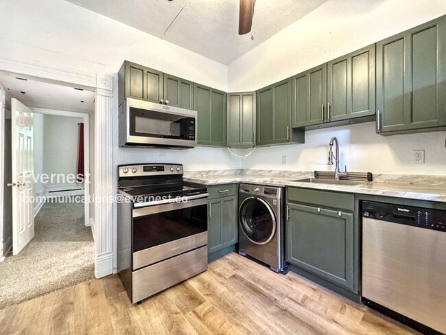 Building Photo - 3127 W 28th Ave