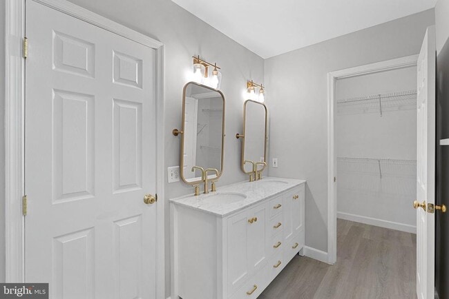 Building Photo - 21850 Locomotive Terrace