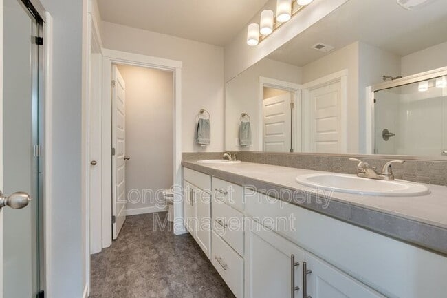 Building Photo - 17854 SW Rudolph Ln