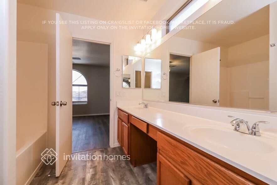 Building Photo - 23854 W Hadley St