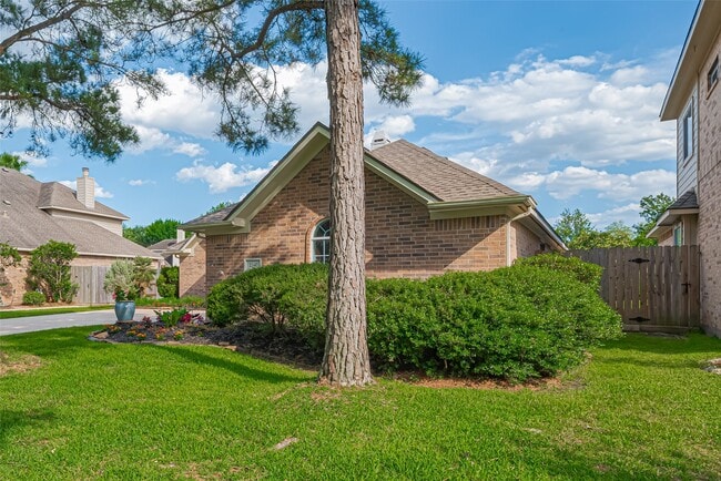 Building Photo - 2347 Golden Shores Ln