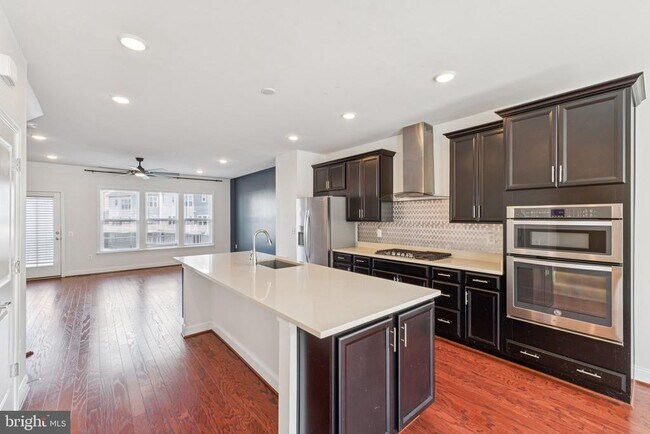 Building Photo - 17258 Herring Gull Ln