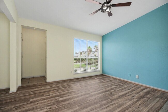 Building Photo - 3506 Cove View Blvd