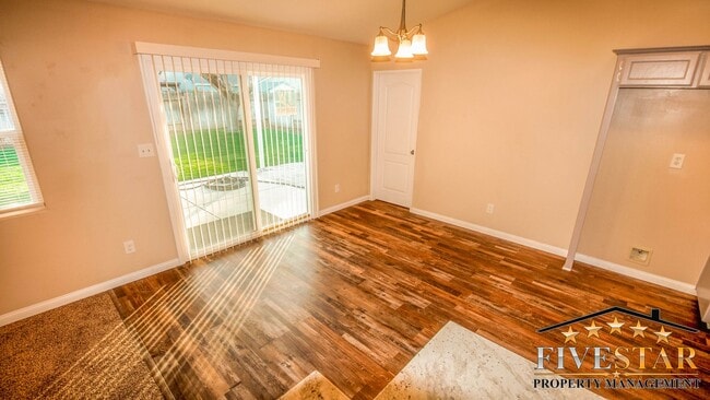 Building Photo - House for Rent in SouthWest Bakersfield
