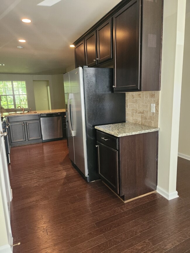 Building Photo - 7224 Terregles Dr