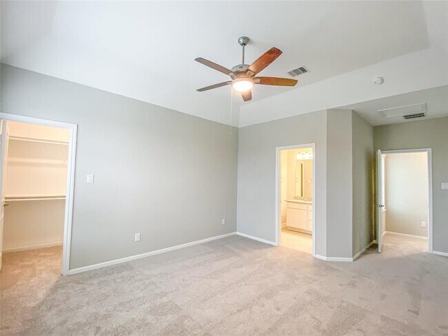 Building Photo - 9828 North Lakeview Mist Ct