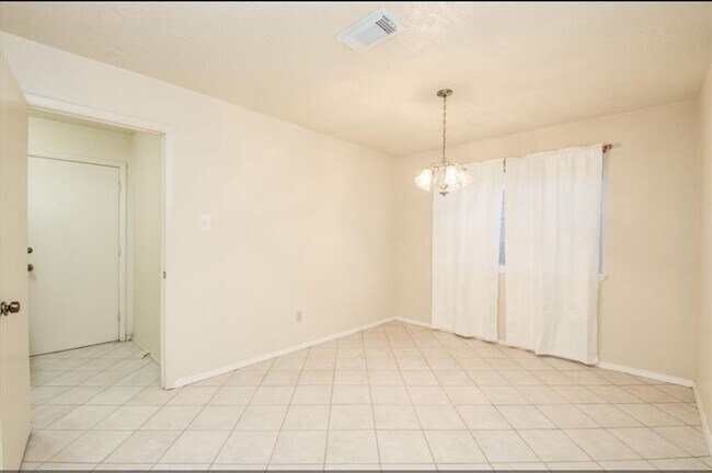 Building Photo - 8206 Westbank Ave