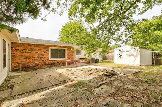 Building Photo - 1316 Royster Rd