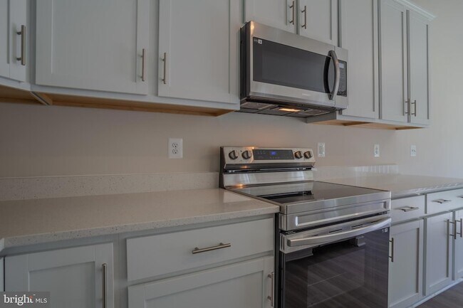 Building Photo - 79 Spatterdock Rd