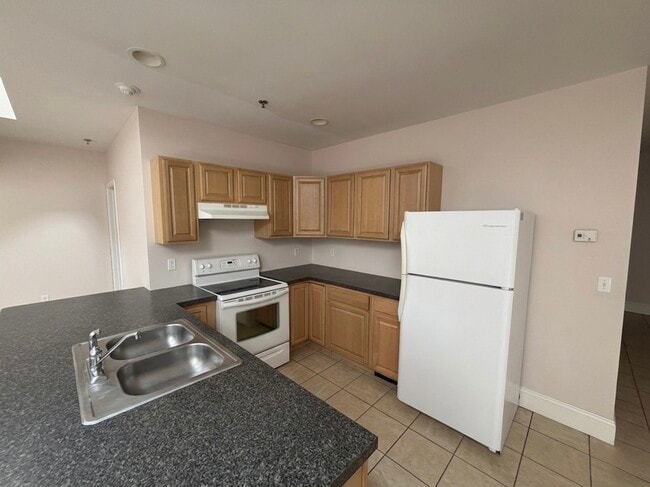 Building Photo - Adams Ave.