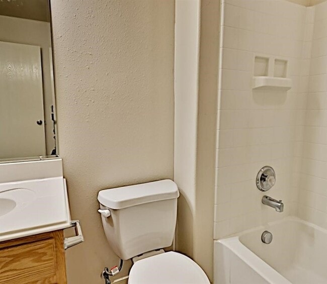 Building Photo - 19319 Christine Crossing Dr