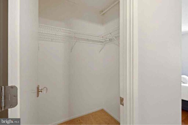 Building Photo - 900 N Stafford St