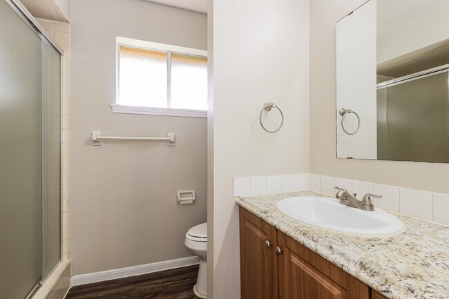 Building Photo - 26218 Maplewood Dr
