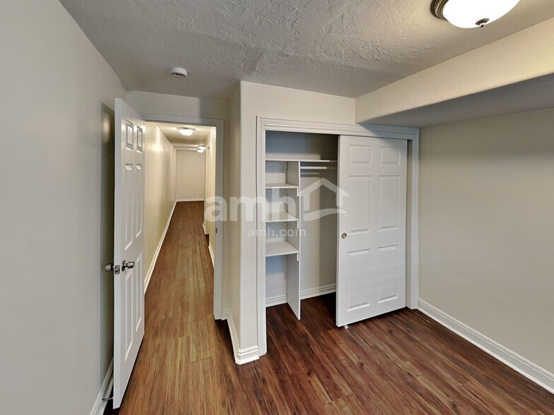 Building Photo - 3327 N 1050 E