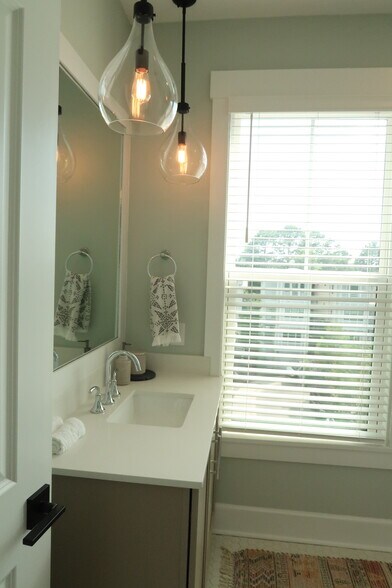 Building Photo - 994 Key Colony Ct