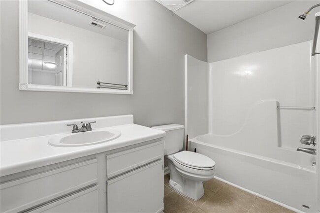 Building Photo - 5697 Frontier Walk Ln NE