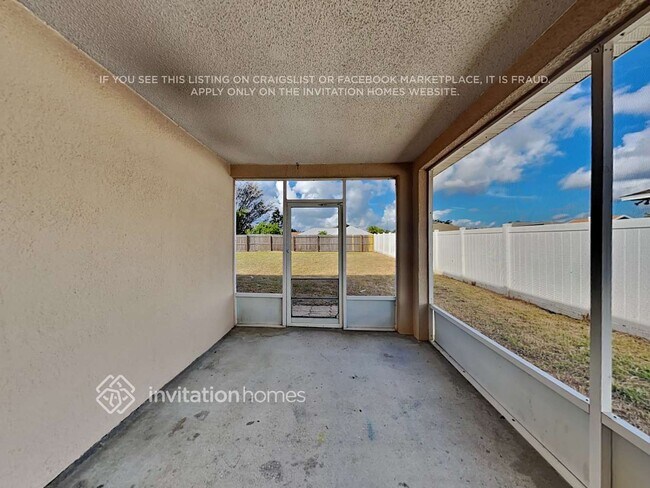 Building Photo - 833 Sun Ridge Village Dr