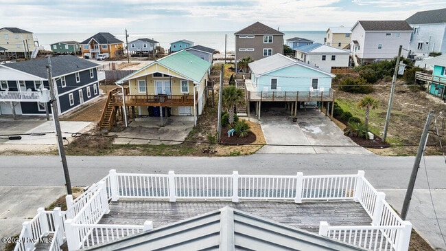 Building Photo - 1207 N Topsail Dr