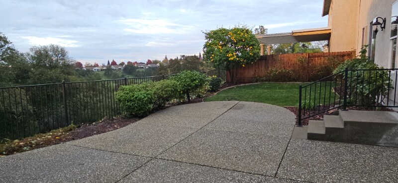 Building Photo - 3004 Fox Hill Dr