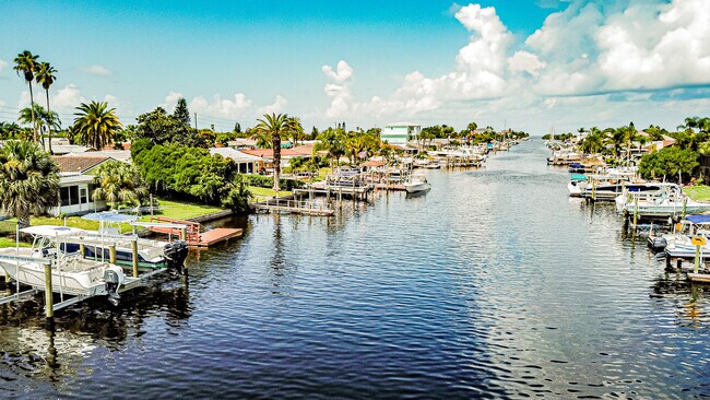 Building Photo - 4149 Floramar Ter