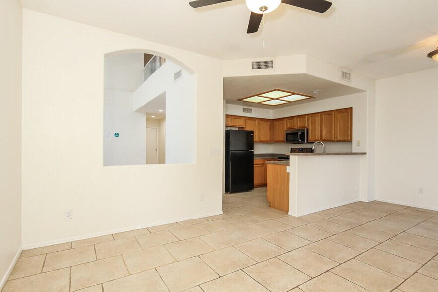 Building Photo - 3528 W Chama Dr