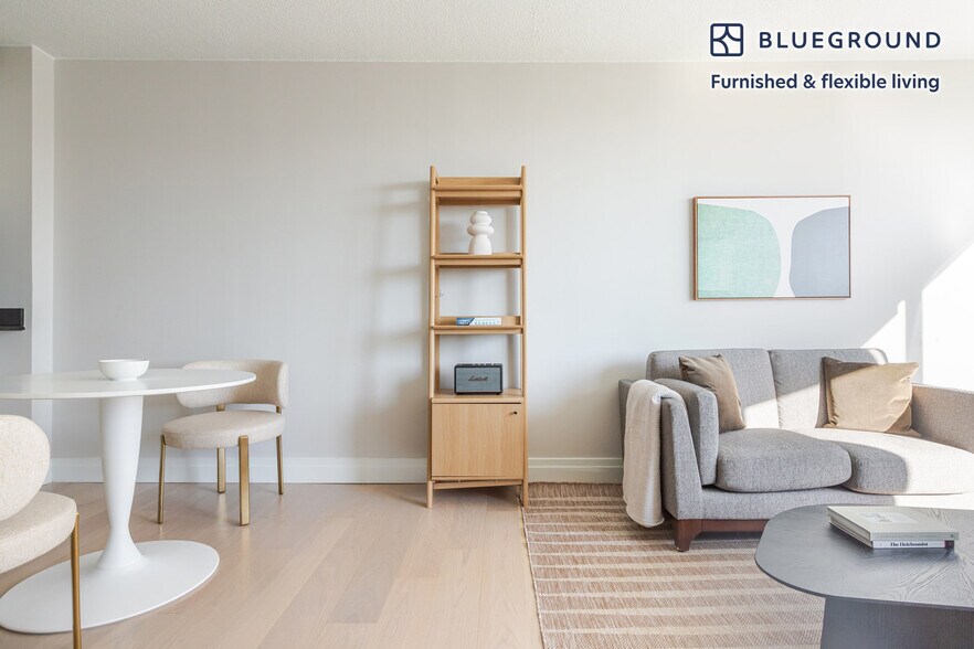 Building Photo - 155 E 31st St