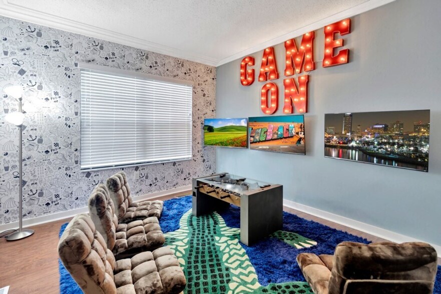 Building Photo - 1679 Tampa Rd