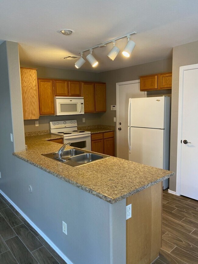 Building Photo - 558 S 222nd Ln